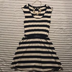 🌻Banana Republic Drop Waist Striped Dress